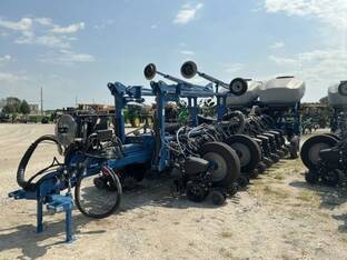 2025 Kinze 5900