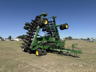 2013 John Deere 1890