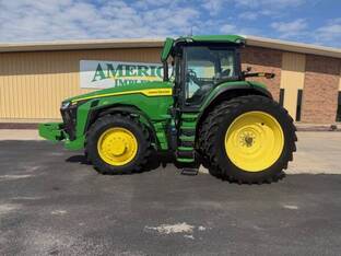 2024 John Deere 8R 230
