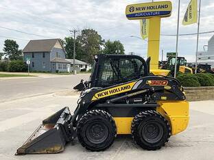 2023 New Holland L320