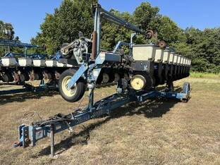1996 Kinze 2600