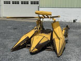 2002 New Holland 824