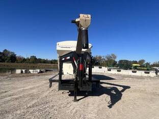 2017 Unverferth 3755XL