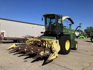 1993 John Deere 6810