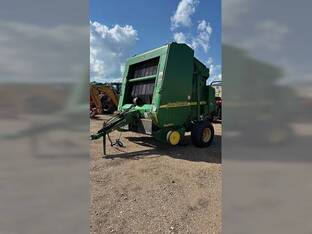 2004 John Deere 567