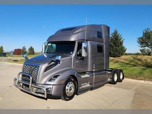 2022 Volvo VNL64T860
