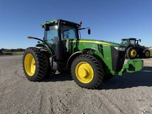 2013 John Deere 8235R