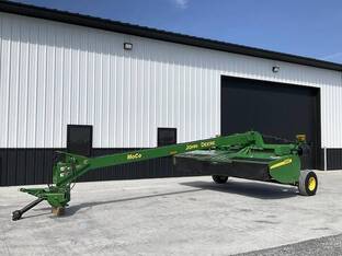 2017 John Deere 946