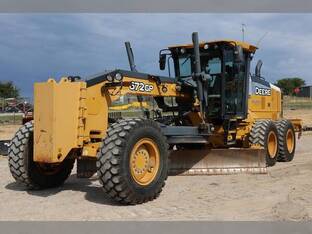 2015 John Deere 672GP