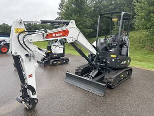 2025 Bobcat E32i