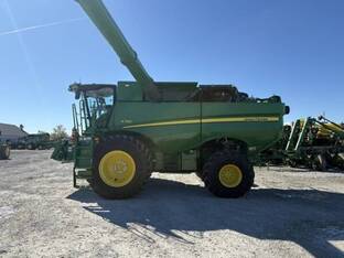 2023 John Deere S780