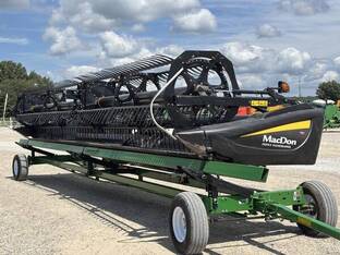 2016 MacDon Industries FD75S