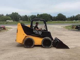 2017 JCB 225