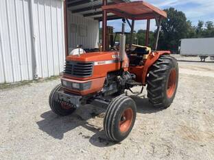 1996 Kubota M5400