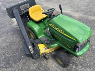 John Deere LT166