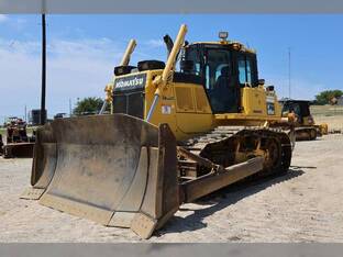 2019 Komatsu D65EX-18