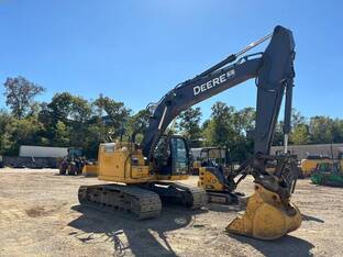 2018 John Deere 245G LC