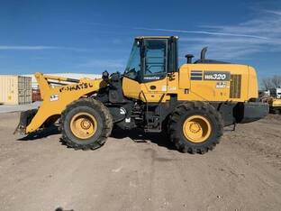 2017 Komatsu WA320-8