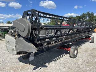 2009 Gleaner 8200-30
