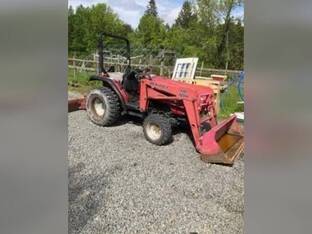 2004 Mahindra 2810