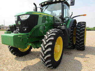 2019 John Deere 6215R