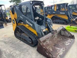 2022 John Deere 317G