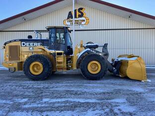 2019 John Deere 744K