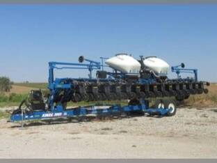 2024 Kinze 3665