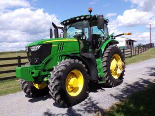 2015 John Deere 6215R