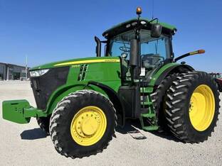 2012 John Deere 7215R