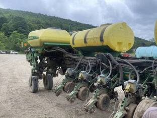 2015 John Deere 1775NT
