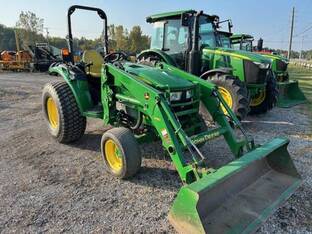 2017 John Deere 4044R