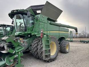 2023 John Deere S790