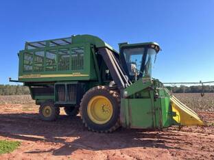 2002 John Deere 9986