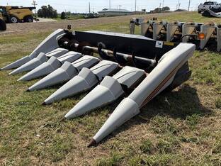 2000 Gleaner HUGGER 630