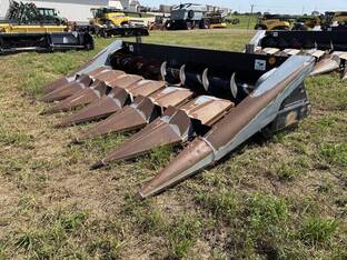 1988 Gleaner HUGGER 630