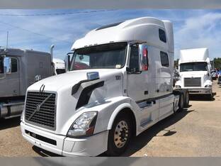 2016 Volvo VNL64T780