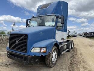 2006 Volvo VNM64T200