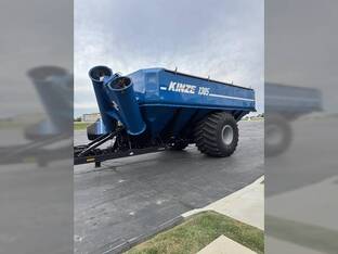 2019 Kinze 1305