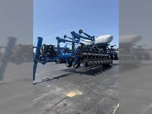 2024 Kinze 5700