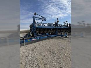 2023 Kinze 3605