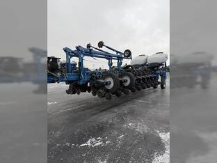 2022 Kinze 4905