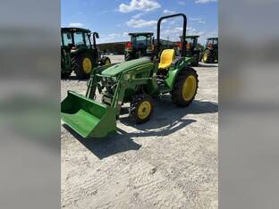 John Deere 3043D