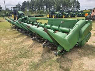 2011 John Deere 608C