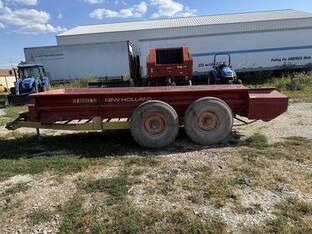 1989 New Holland 680