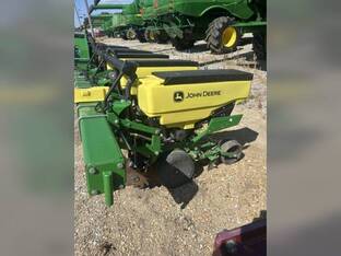 2018 John Deere 1725
