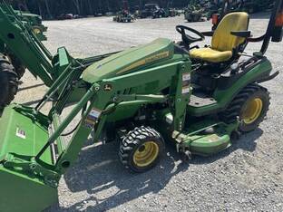 2017 John Deere 1025R