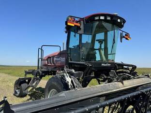 2014 MacDon Industries M155