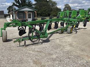 2012 John Deere 3710
