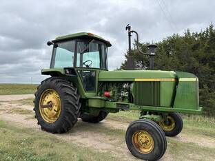 1974 John Deere 4230